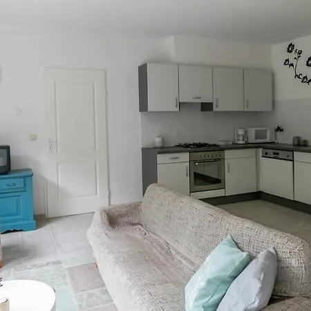 Knus Tuin-appartement Vlakbij Nijmegen Voor 2 Personen Lägenhet *